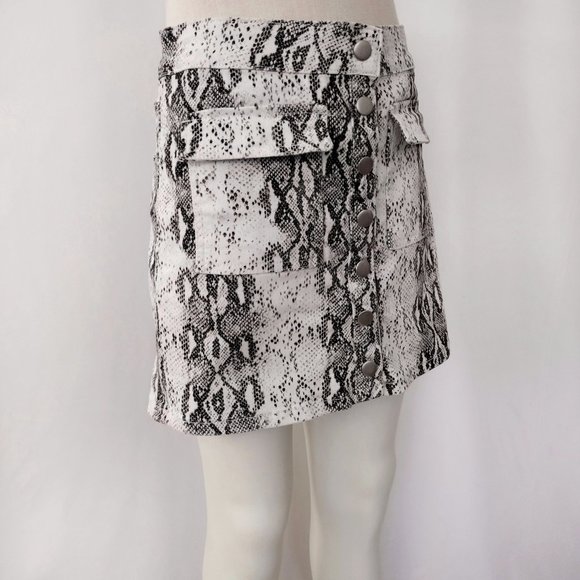 West of Melrose Black and White Snake Print Button Down Mini Skirt - Picture 8 of 15
